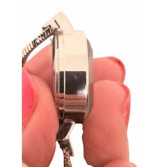 GUCCI Stainless Steel Wrap Around Bracelet Wrist Watch - Picture 10 of 12